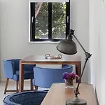 Aethrion Boutique Homes 公寓