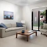 公寓 Aethrion Boutique Homes